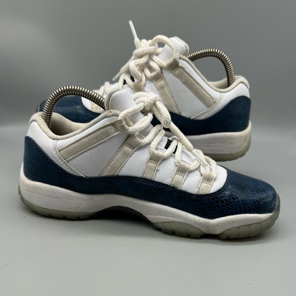 Jordan 11 Retro Low Navy Blue Snakeskin Basketball Boys 2018 GS Size 6.5Y - Picture 2 of 7